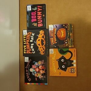 NWT: 5 Halloween Board Books (Never Read)